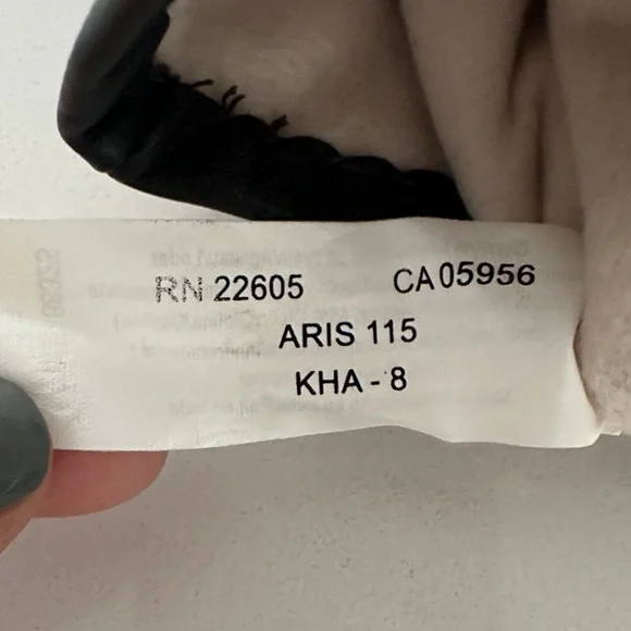 Isotoner leather Thinsulate gloves women 7.5 - Picture 5 of 6